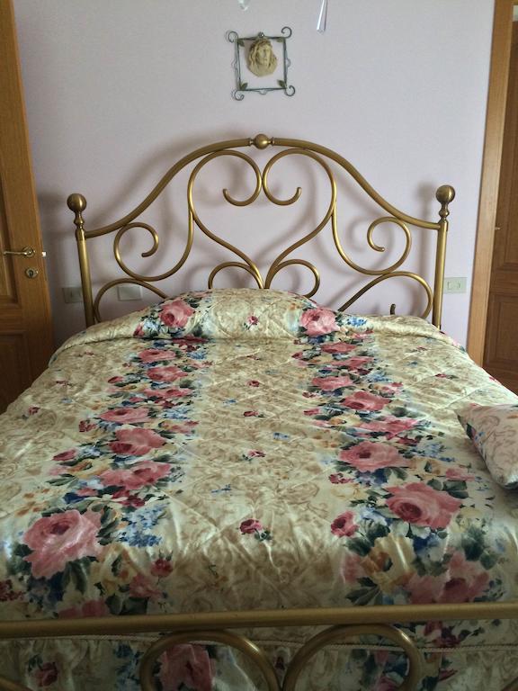 B&B Mirella チッタ・サンタンジェロ 部屋 写真